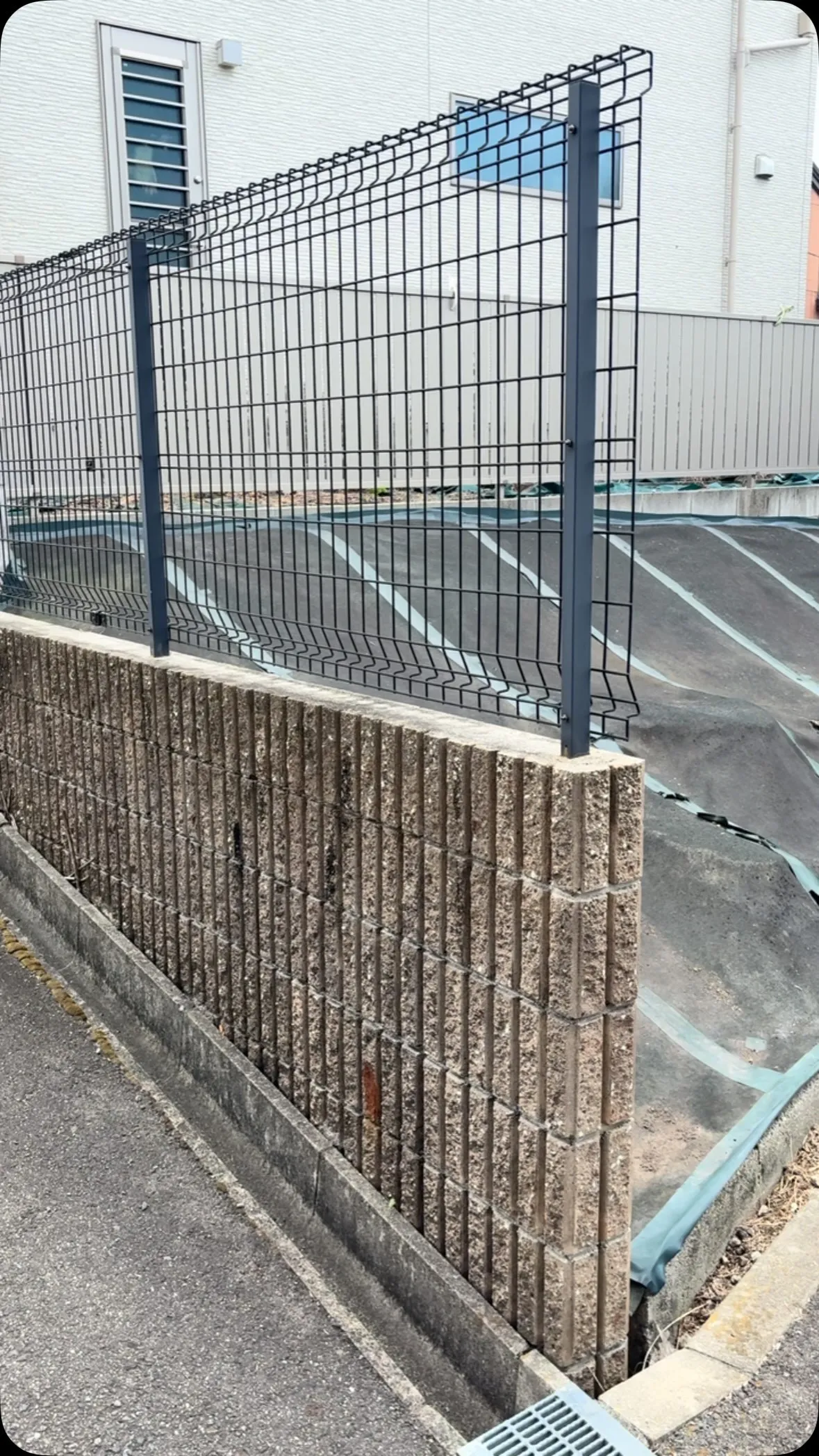 駐車場に隣接してて、養生に大変苦労した現場がやっと終わりまし...
